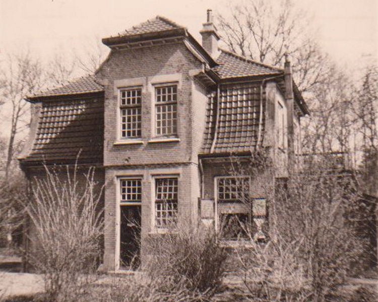 Huize Robersum net na de oorlog (foto familie Biesmeijer)