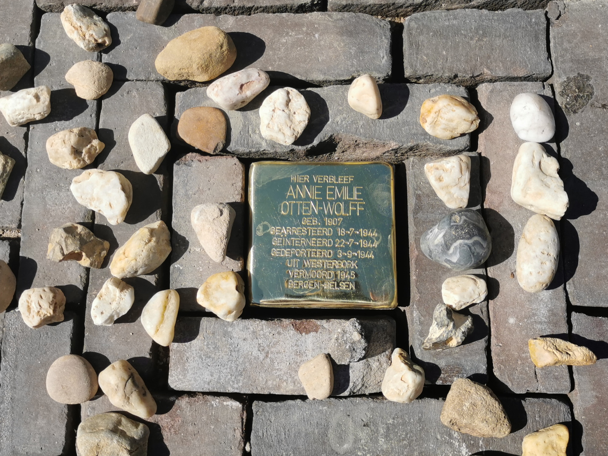 http://Stolperstein%20dorpsstraat%20nunspeet